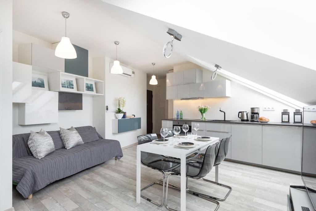 Modern & New Place Next To Wawel Castle & Vistula Krakow Exterior photo
