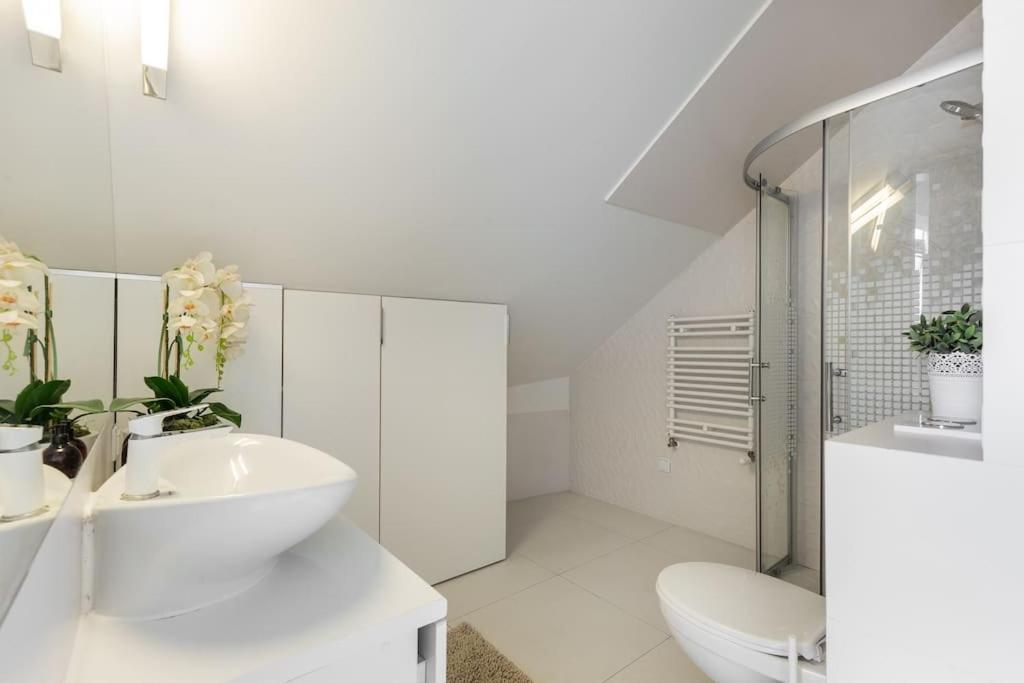 Modern & New Place Next To Wawel Castle & Vistula Krakow Exterior photo